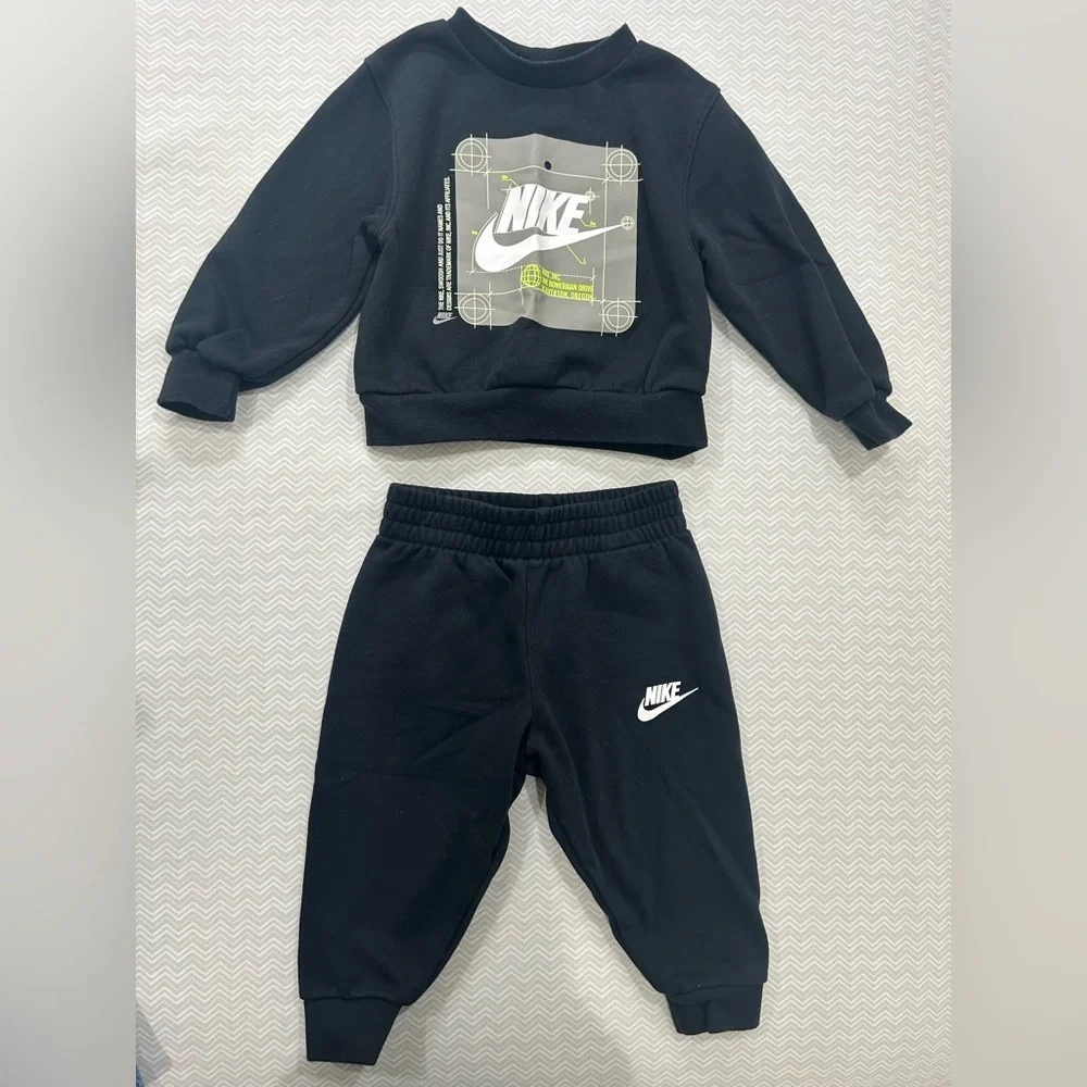 Nike Kids Black Joggers and Sweatshirt Set
